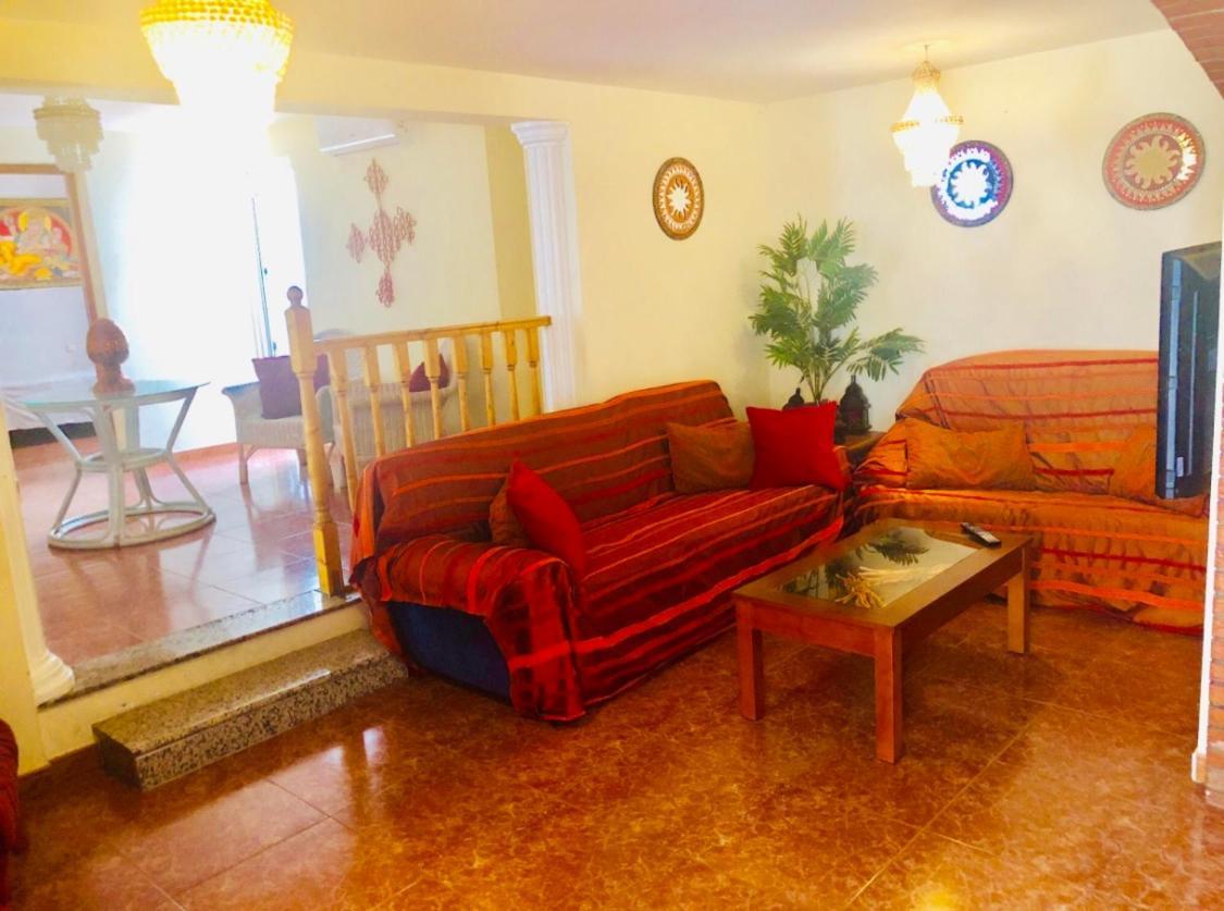 Gran Casa Con Terraza A 3 Min Playa Con Wifi - Rodeada De Servicios Roquetas de Mar Bagian luar foto