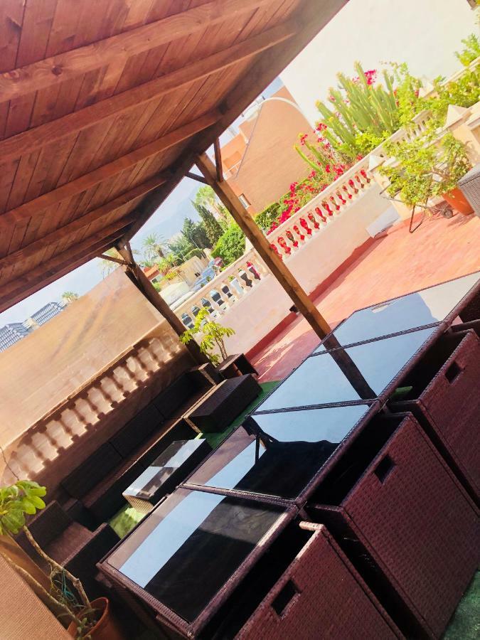 Gran Casa Con Terraza A 3 Min Playa Con Wifi - Rodeada De Servicios Roquetas de Mar Bagian luar foto